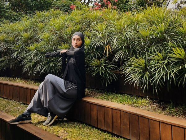 ESSENTIALS Long Sleeve Top V.01 - Gambar 9