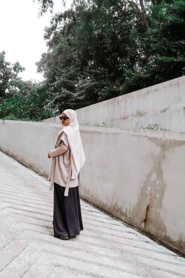 Voja Vest - Gambar 2